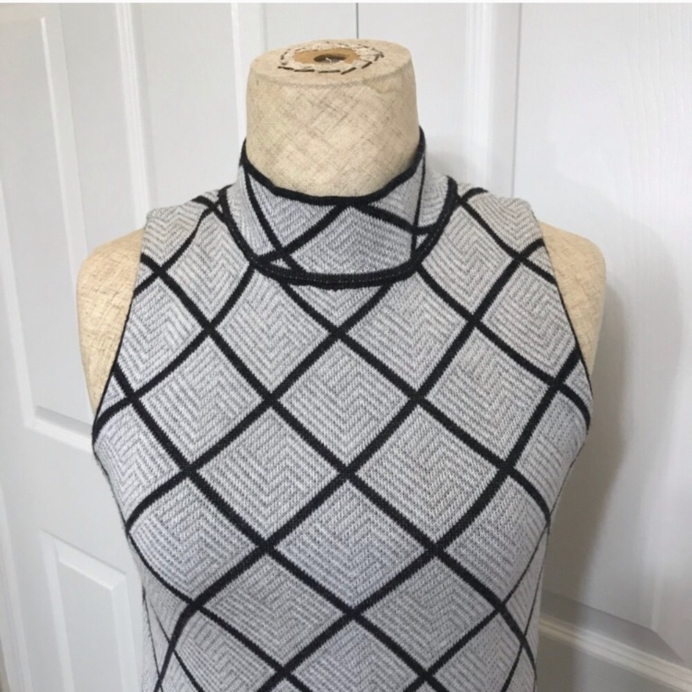 Romeo & Juliet Couture Sleeveless Sweater Dress - Picture 3 of 8